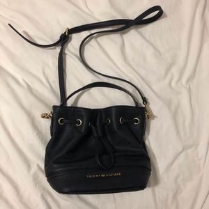 💕Tommy Hilfiger bucket bag